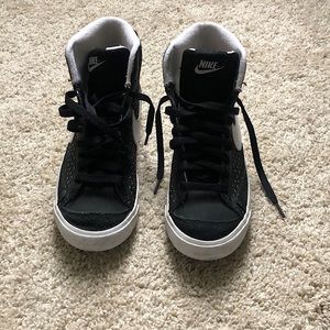 Nike Blazer Mid 77 Shoes Size 5Y = Eur size 37.5 Black Polka Swoosh